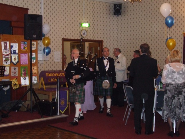 Piping_in